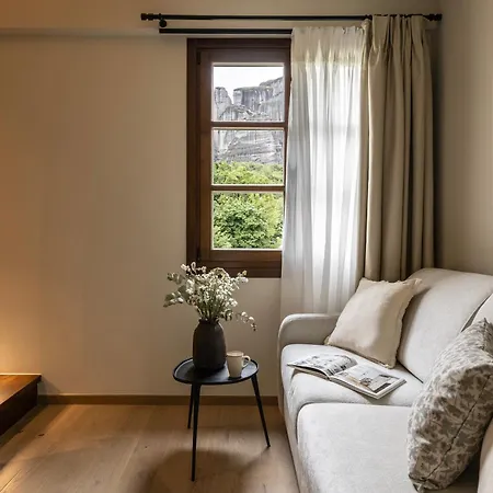 Mones Πανσιόν