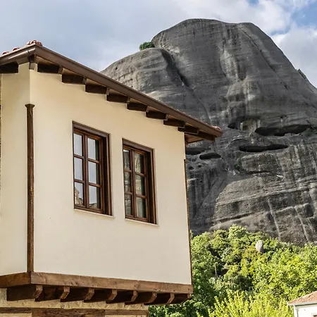 Mones בית הארחה קסטרקיון