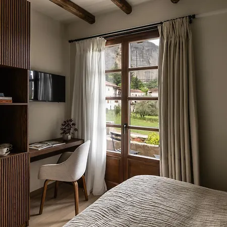 Πανσιόν Mones