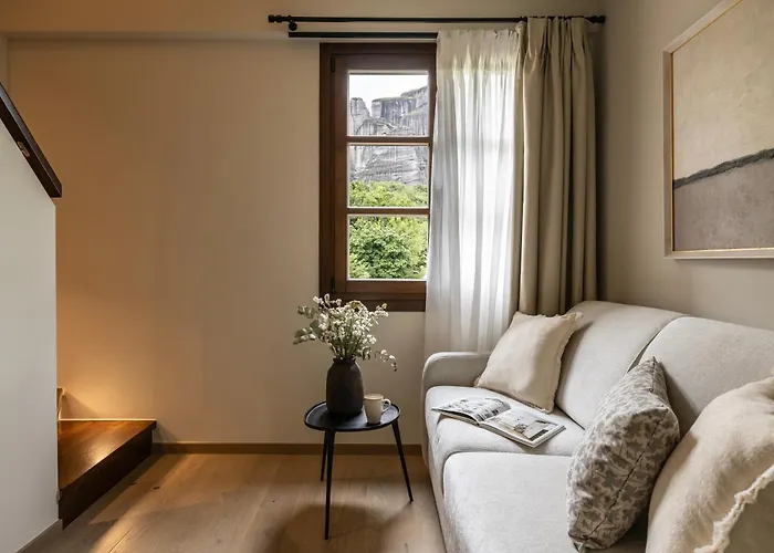 Mones Πανσιόν